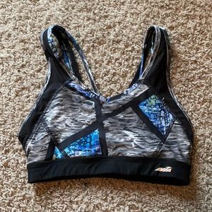 sports bra